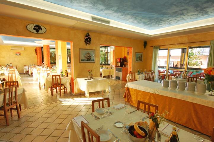 Hotel Silvaion Villamarina Esterno foto