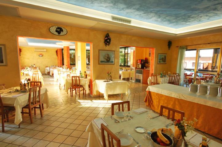 Hotel Silvaion Villamarina Esterno foto