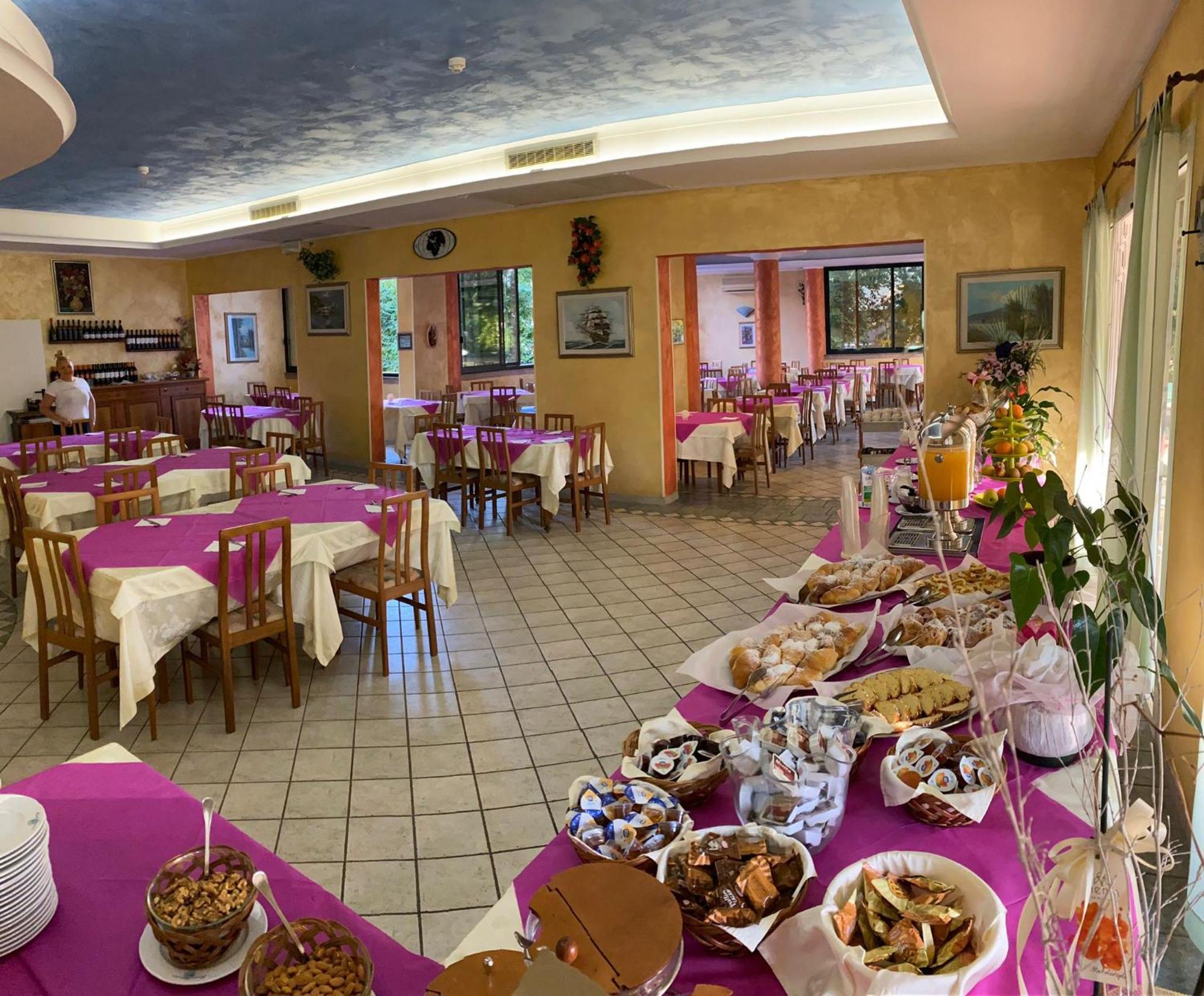 Hotel Silvaion Villamarina Esterno foto